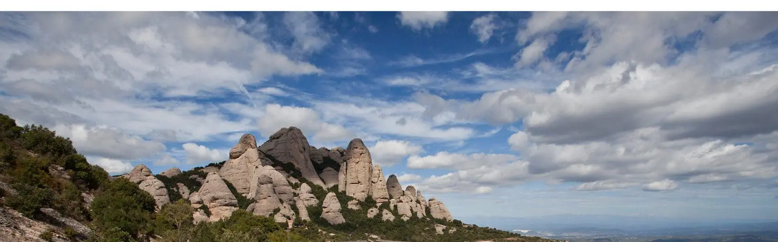 Vista panoràmica del Parc Natural de Montserrat / Vista panorámica del Parque Natural de Montserrat