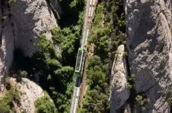 Vista aèria d´un dels trens del Funicular de Sant Joan /