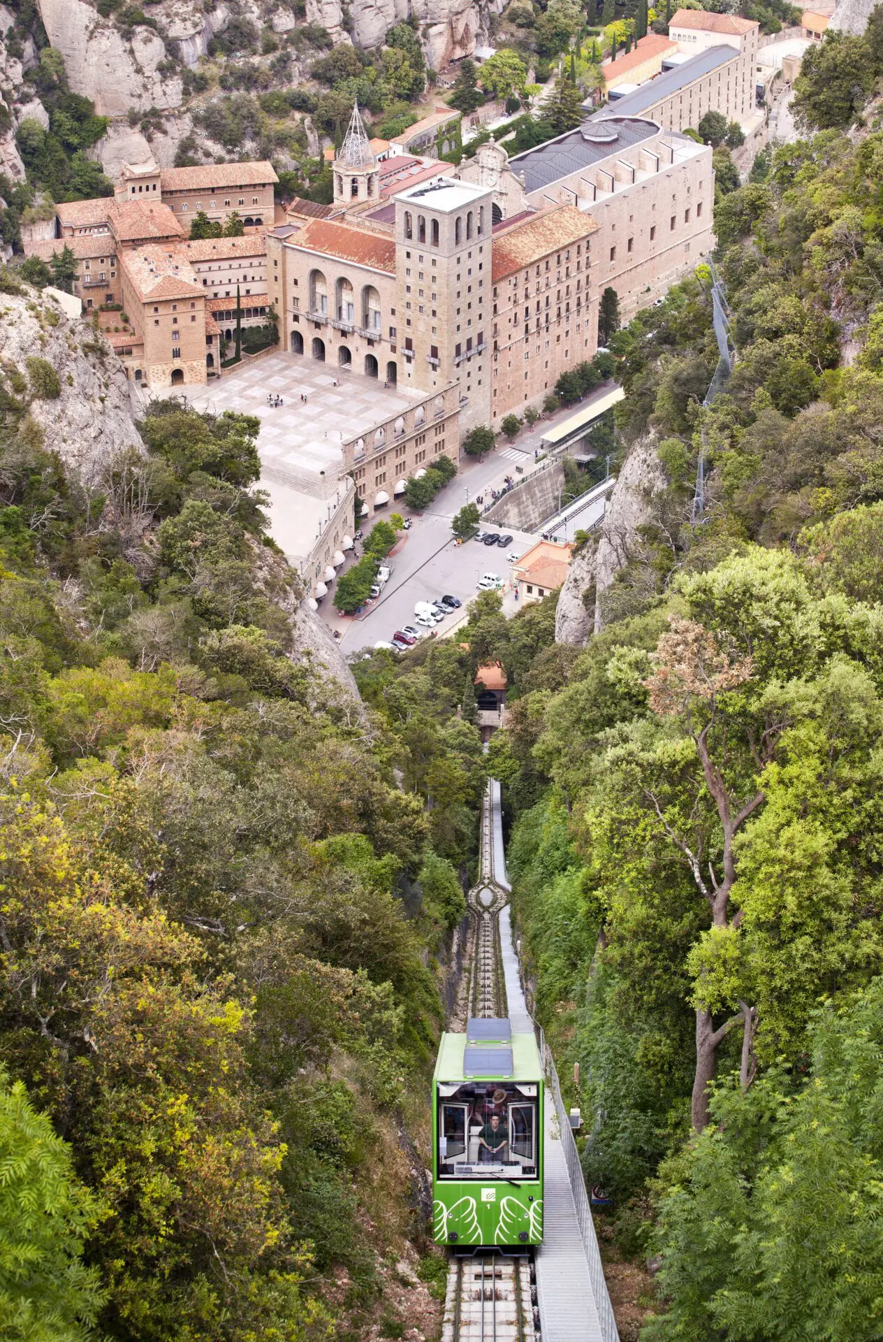 NOU FUNICULAR SANT JOAN MONTSERRAT FGC juny 2015
