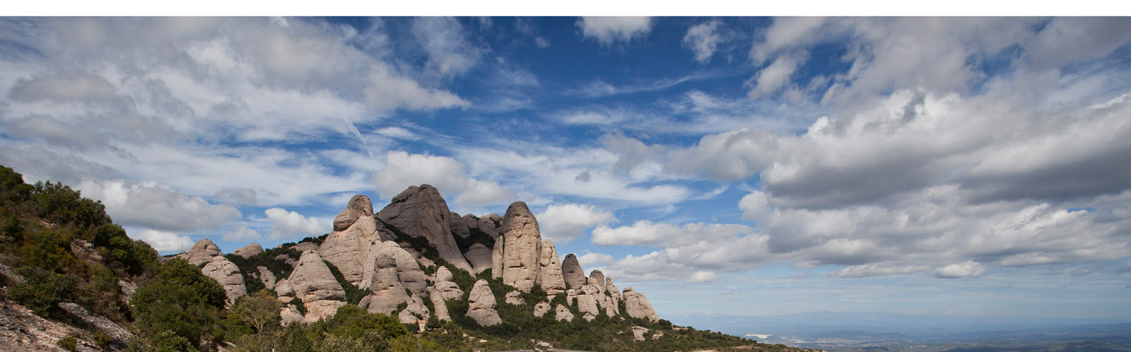 Vista panoràmica del Parc Natural de Montserrat / Vista panorámica del Parque Natural de Montserrat