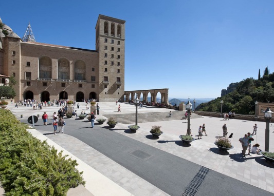 Plaça del Santuari de Montserrat / Plaza del Santuario de Montserrat