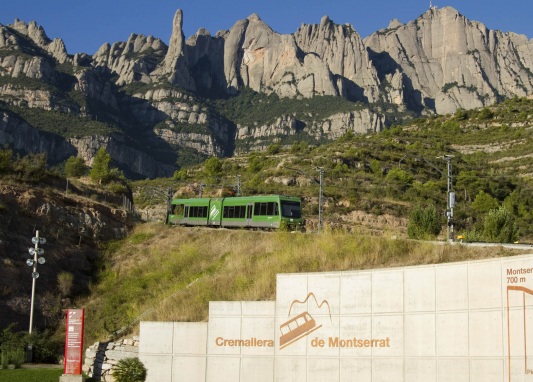 El Cremallera de Montserrat torna del Santuari / El Cremallera de Montserrat volviendo del Santuario