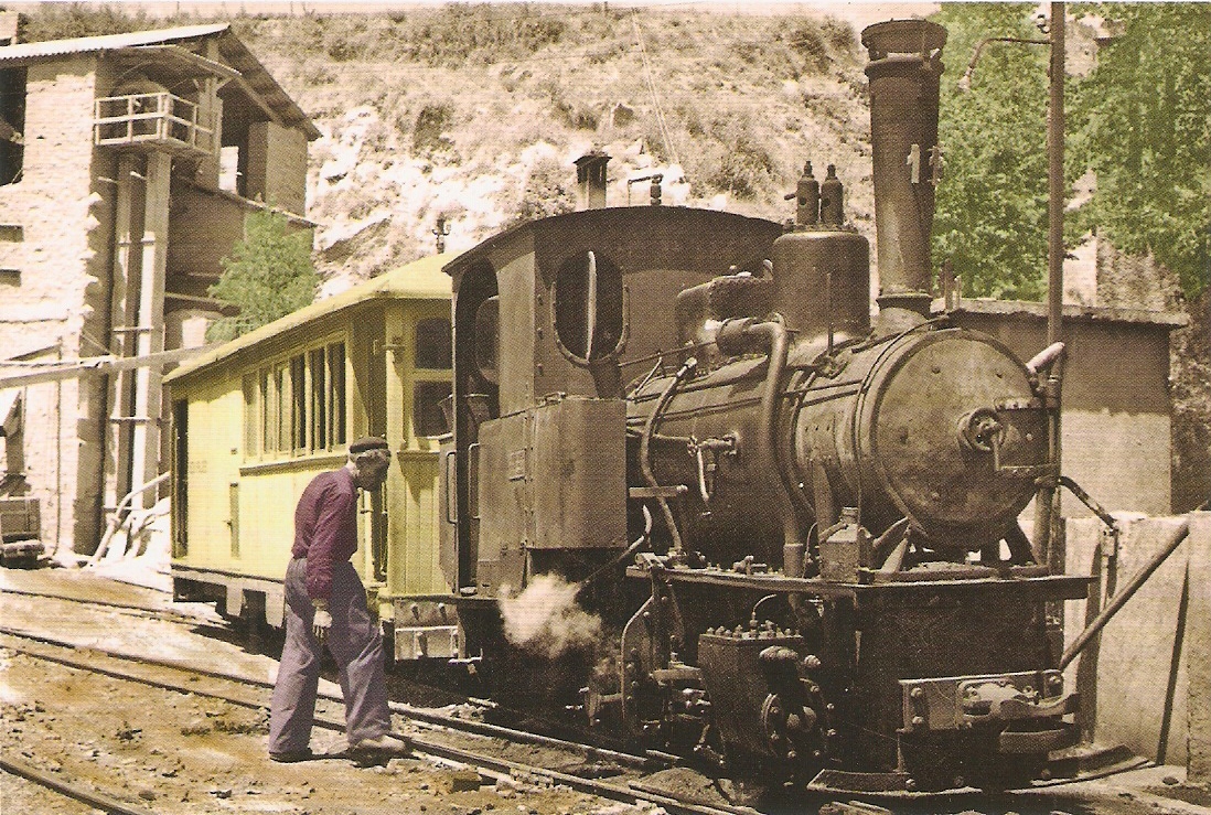 Locomotora de vapor a l'antiga estació del Carrilet - Locomotora a vapor en la antigua estación del Carrilet